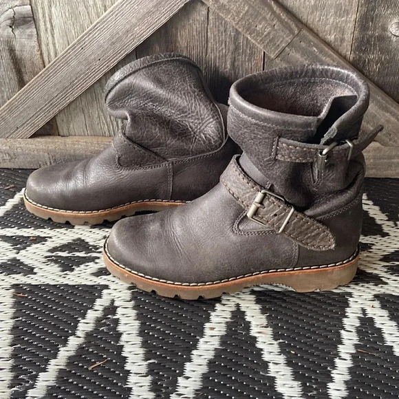 * RARE *Roots lAnkle Boots - Picture 3 of 7